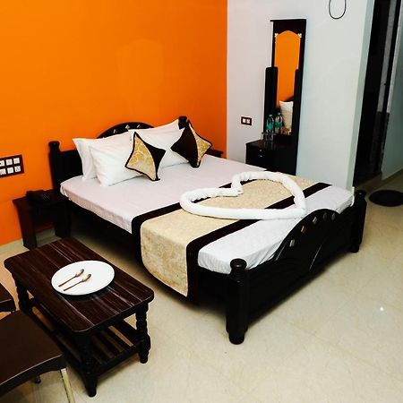 Megha Residency Hotel Haveri Buitenkant foto