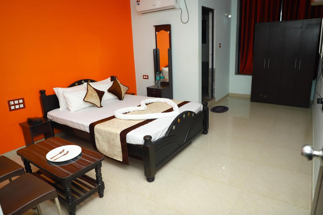 Megha Residency Hotel Haveri Buitenkant foto