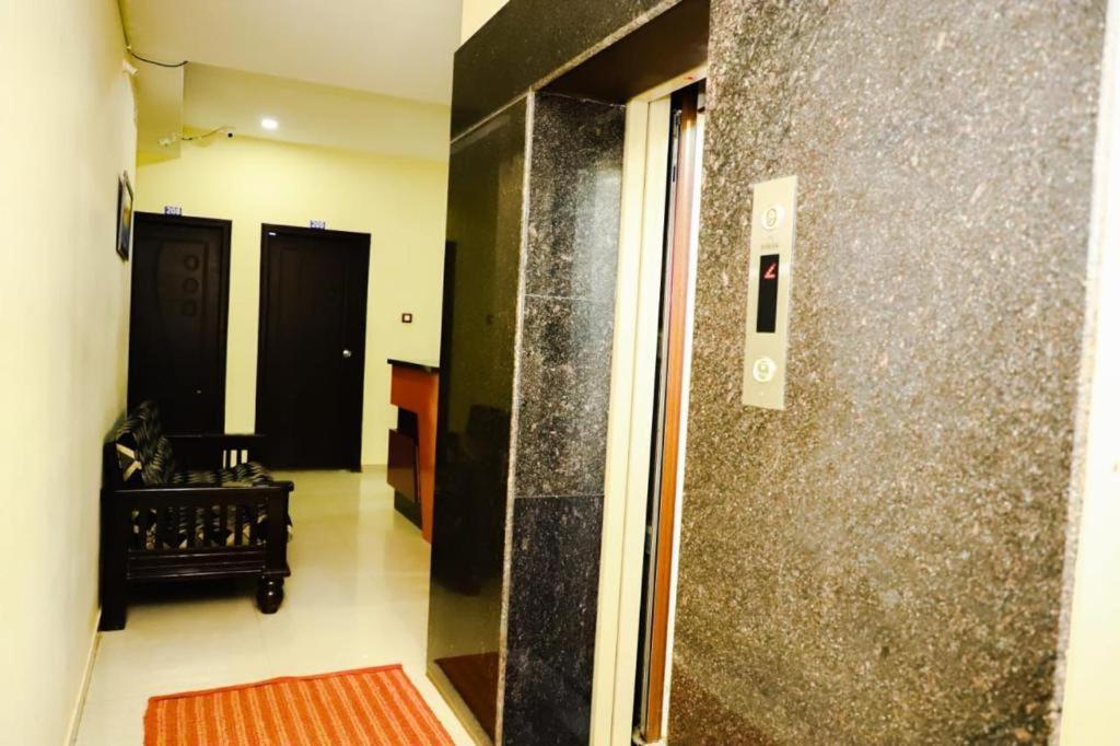 Megha Residency Hotel Haveri Buitenkant foto