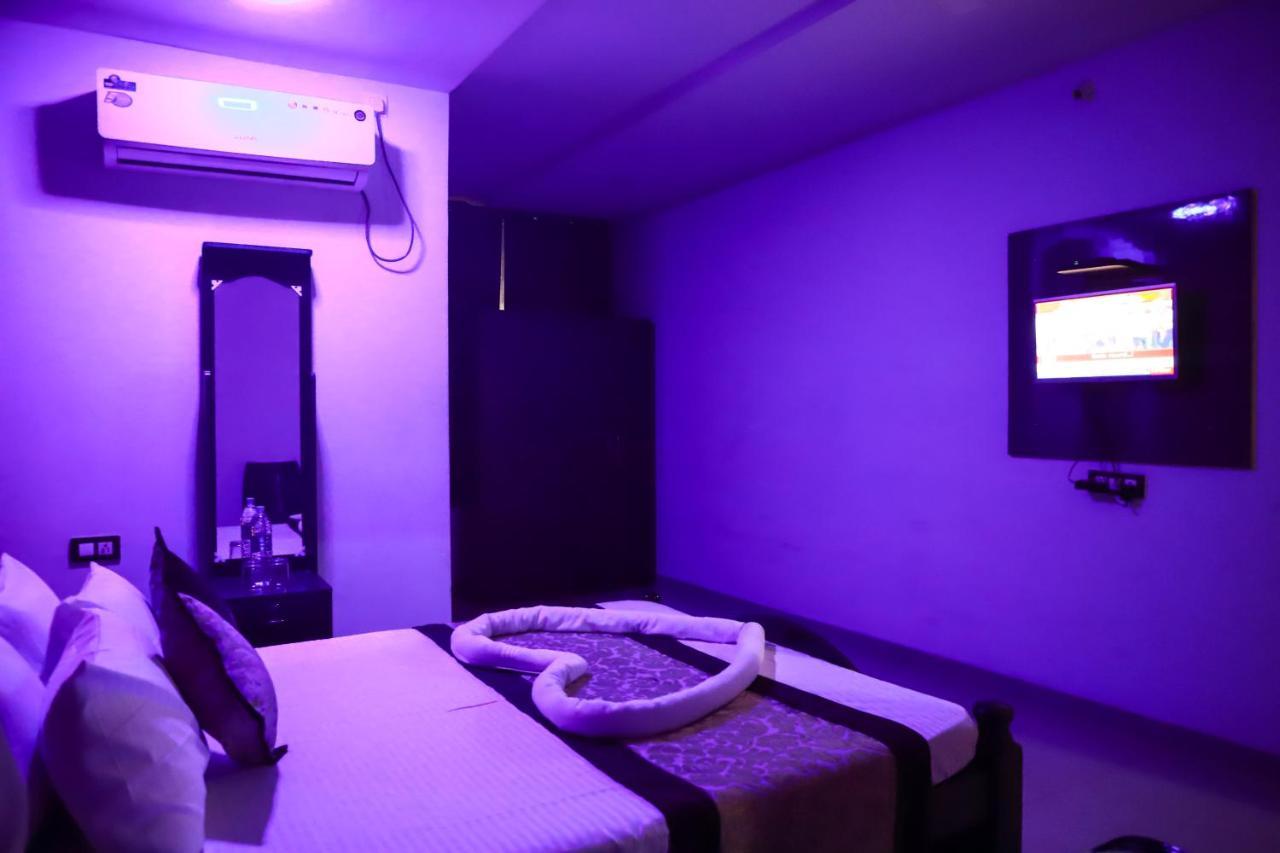 Megha Residency Hotel Haveri Buitenkant foto